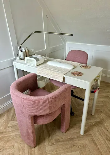 3 - Blond & Beyond Hair Salon