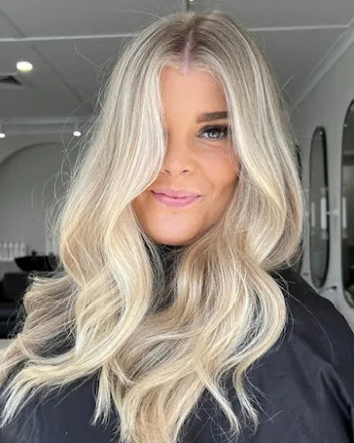 2 - BLOOM. Hair Studio