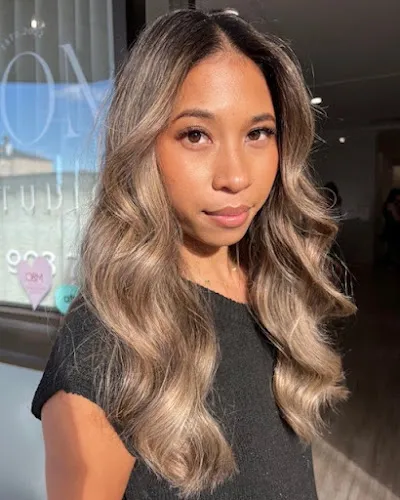 5 - BLOOM. Hair Studio