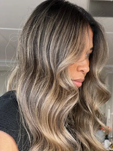 8 - BLOOM. Hair Studio