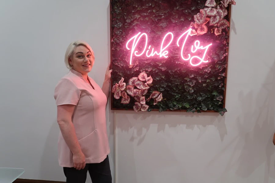 1 - Bobbys Hair & Beauty