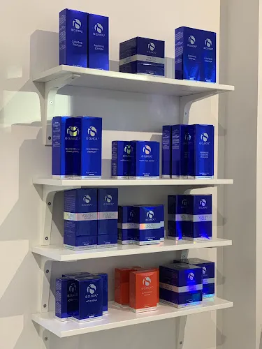 6 - Bob’s Hair & Beauty Bar