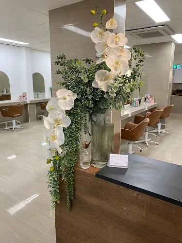 2 - Bobs Mens Hair Stylists