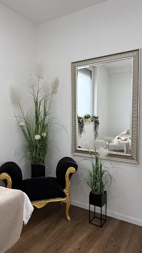 7 - Boutique Veronique Beauty Lounge