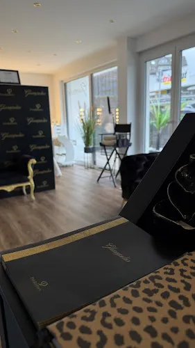 6 - Boutique Veronique Beauty Lounge