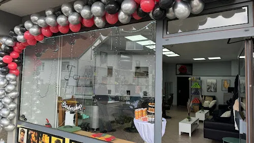 2 - Brikti Puth -Beautysalon Semay- Hanau