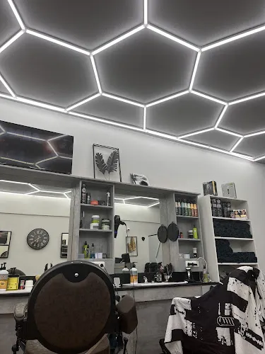 8 - Brikti Puth -Beautysalon Semay- Hanau