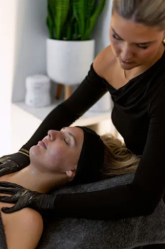 5 - Brow & Beauty House