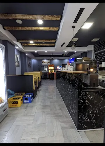 8 - Brunnen Dönerhaus