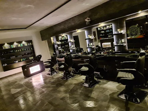 2 - Buraks Barber& Beauty