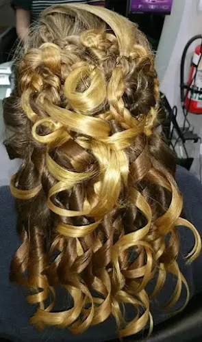 4 - Canvas Hair