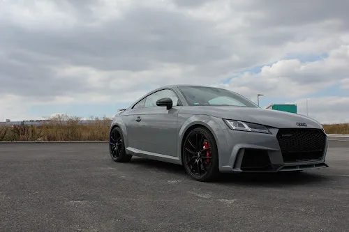 2 - CAR-TECH Jürgen Elbe Reifen, Service, Fahrzeugaufbereitung