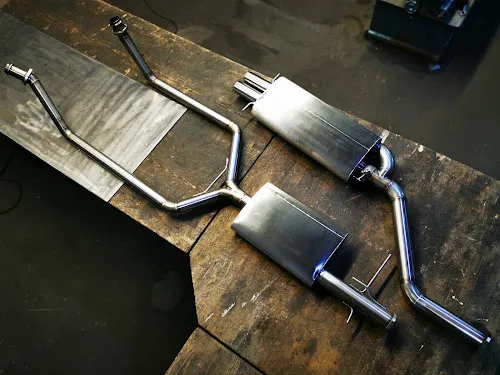 1 - CAR-TECH Jürgen Elbe Reifen, Service, Fahrzeugaufbereitung