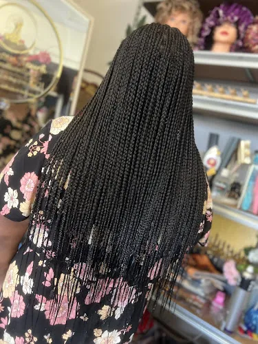 7 - Carolines Nail & Beauty Salon