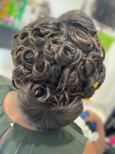 6 - Carolines Nail & Beauty Salon