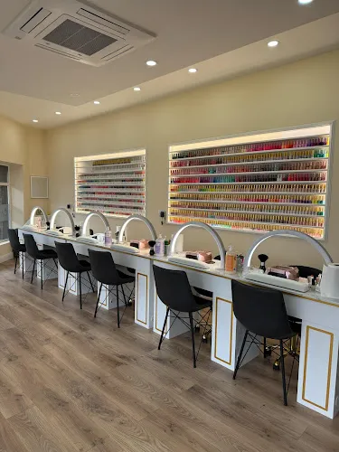 2 - Castle Nails Sandyford