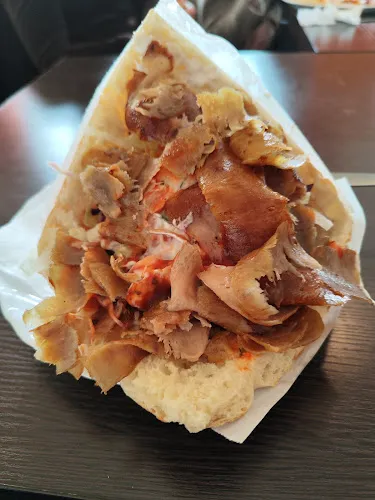 4 - Cem Döner & Pizza Haus