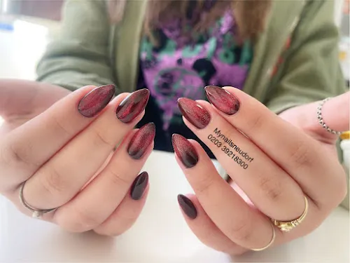 8 - Cevin Dufen hair & make up artist