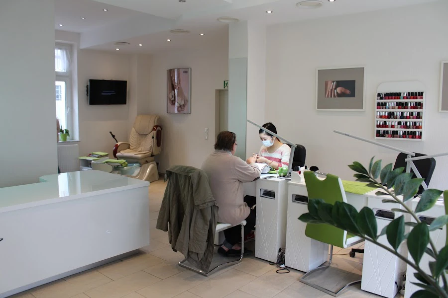 1 - Cevin Dufen hair & make up artist