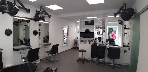 4 - Charisma Hairstyle