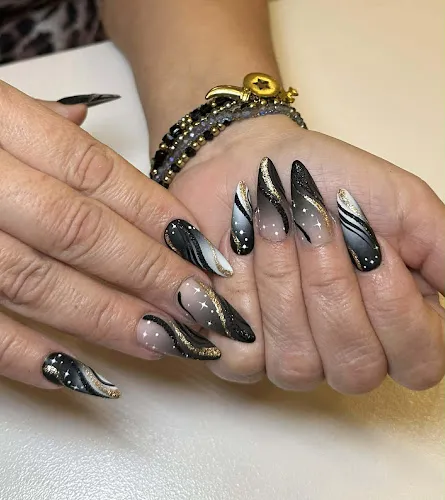 4 - Chi Chi Nail & Spa