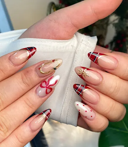 3 - Chi Chi Nail & Spa
