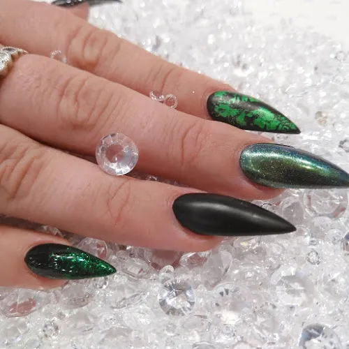 5 - CHI CHI Nails & Spa