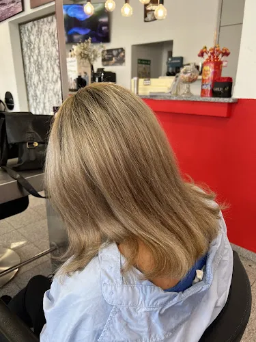 2 - CHIC. ihr Friseur am Bahnhof Inh. Fatima Ok