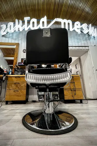 4 - CHŁOPAKI Z OSIEDLA fryzjer