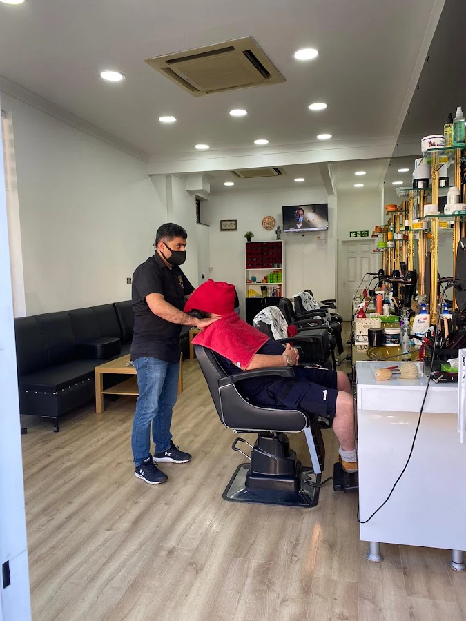 1 - Chorleywood MG BARBERS