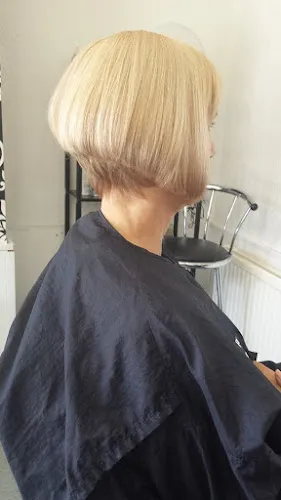 6 - Cinderella Nails