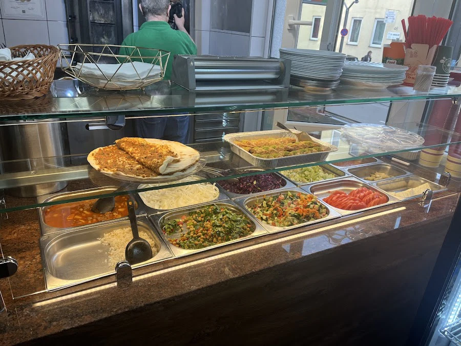 1 - City Grill Kepab & Pizza mit Biergarten