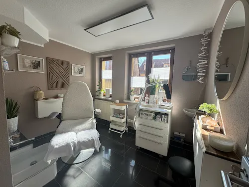 4 - Classic Hair & Beauty Lounge Inh.Manuela Skerka