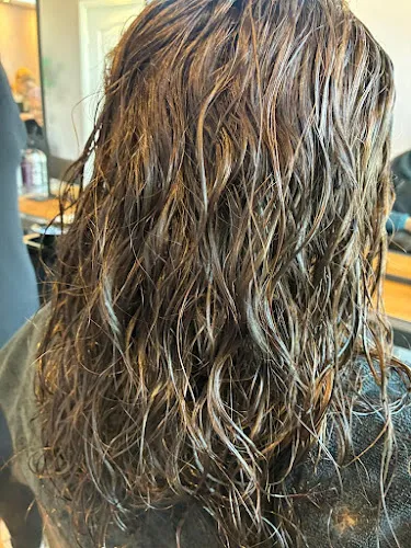 4 - Clemmies hair & beauty