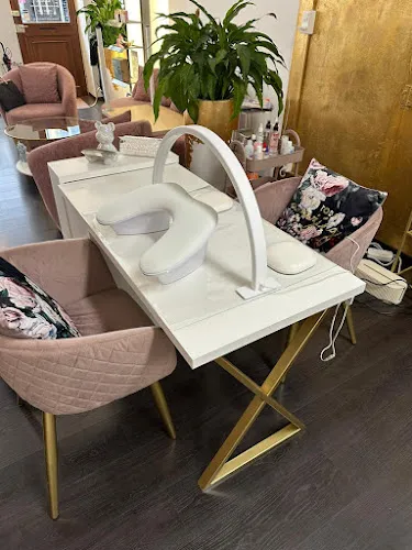 7 - Coiffeur & Makeup Xuma