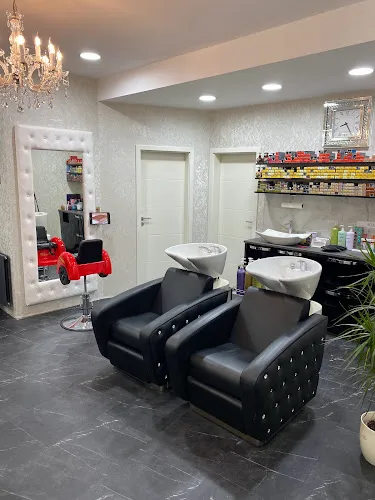 4 - Coiffeur Yasemin