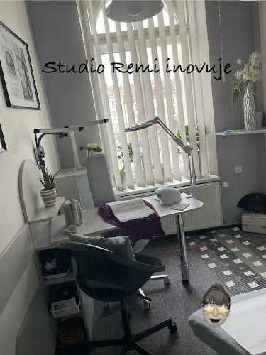 2 - Coral nails studio