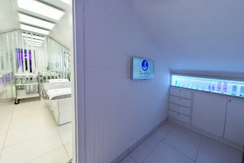 7 - Corner Life Salon Cork