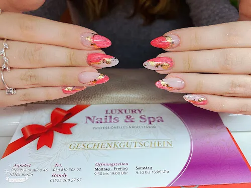 1 - Cosmetic Studio Deluxe