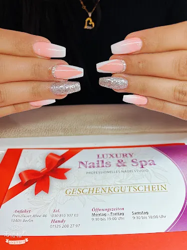 3 - Cosmetic Studio Deluxe