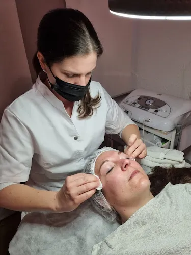 6 - Cosmetics Ylva Dayan