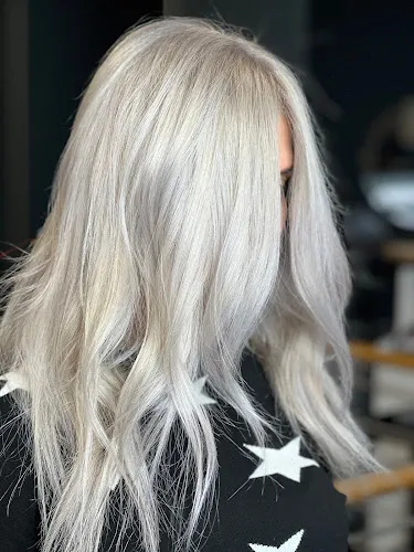 8 - Cosmetique 49 - Fariba Kia