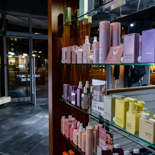 4 - Cosmetique 49 - Fariba Kia