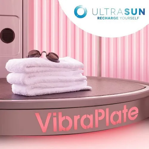 7 - Crazy Cuts Hair Salon