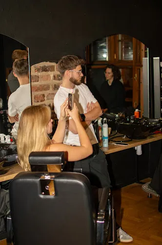 1 - Crazy Salon. Zakład fryzjerski. Lorens D.