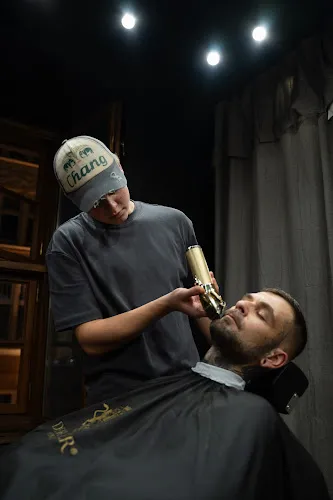 4 - Crazy Salon. Zakład fryzjerski. Lorens D.