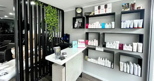 2 - Creative Colourful Nails & Beauty