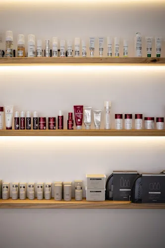 8 - Crown Nails & Beauty