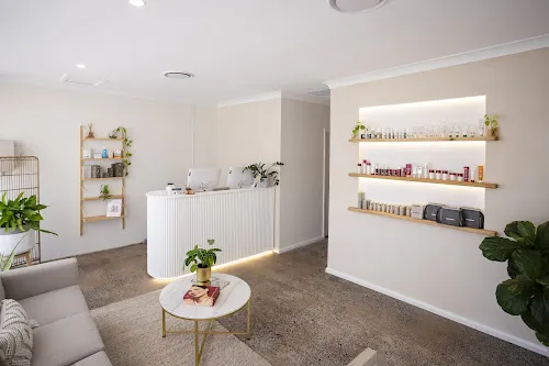 2 - Crown Nails & Beauty