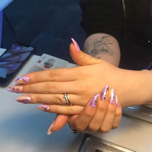 8 - Crownings Hair and Beauty